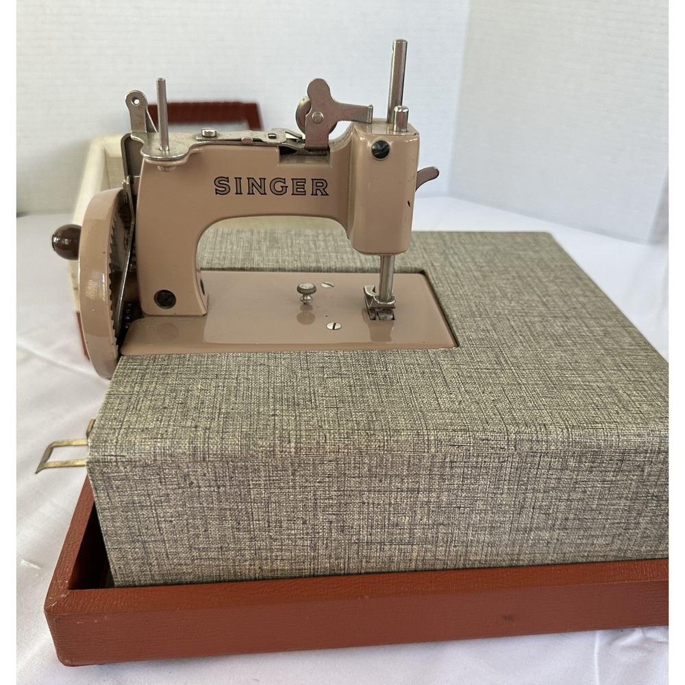 Singer Sewhandy Model 20 Sewing Machine Child Tan Good Vintage Hand Crank Case - Picture 10 of 16